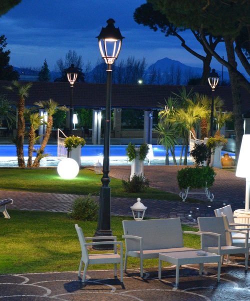 Giardini e piscina (5)